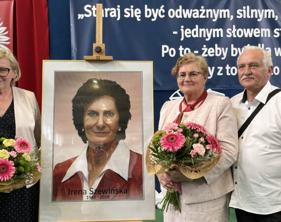 Małgorzata Gośniowska-Kola podczas nadania imienia szkole w Mędzyrzeczu